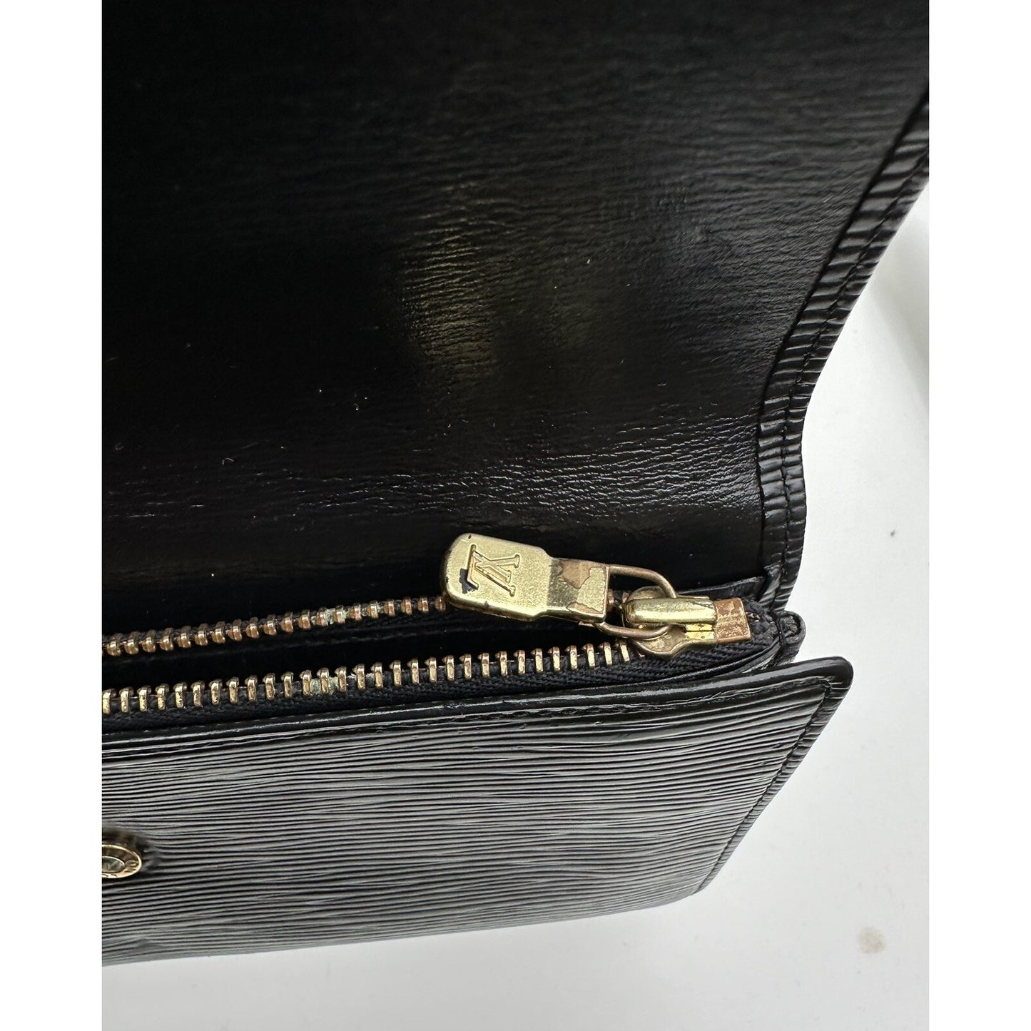 100% AUTHENTIC LOUIS VUITTON EPI LONG WALLET
