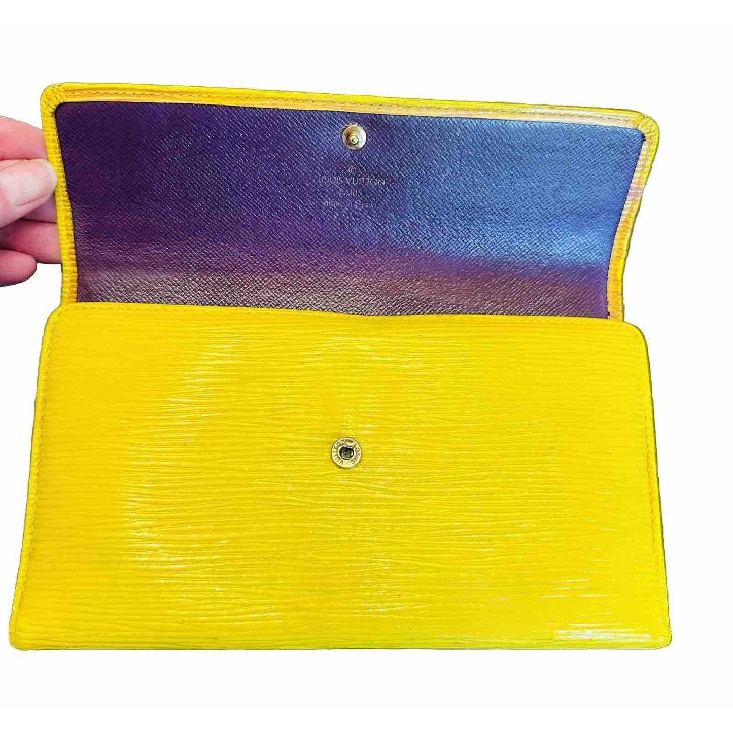 Authentic LOUIS VUITTON Epi Porte Tresor International Snap Wallet in Yellow