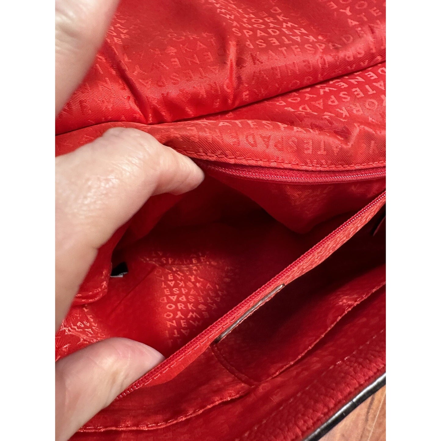 Kate spade WKRU3801 F067 0316 Lipstick red leather Stunner with Bold Fresh Hues