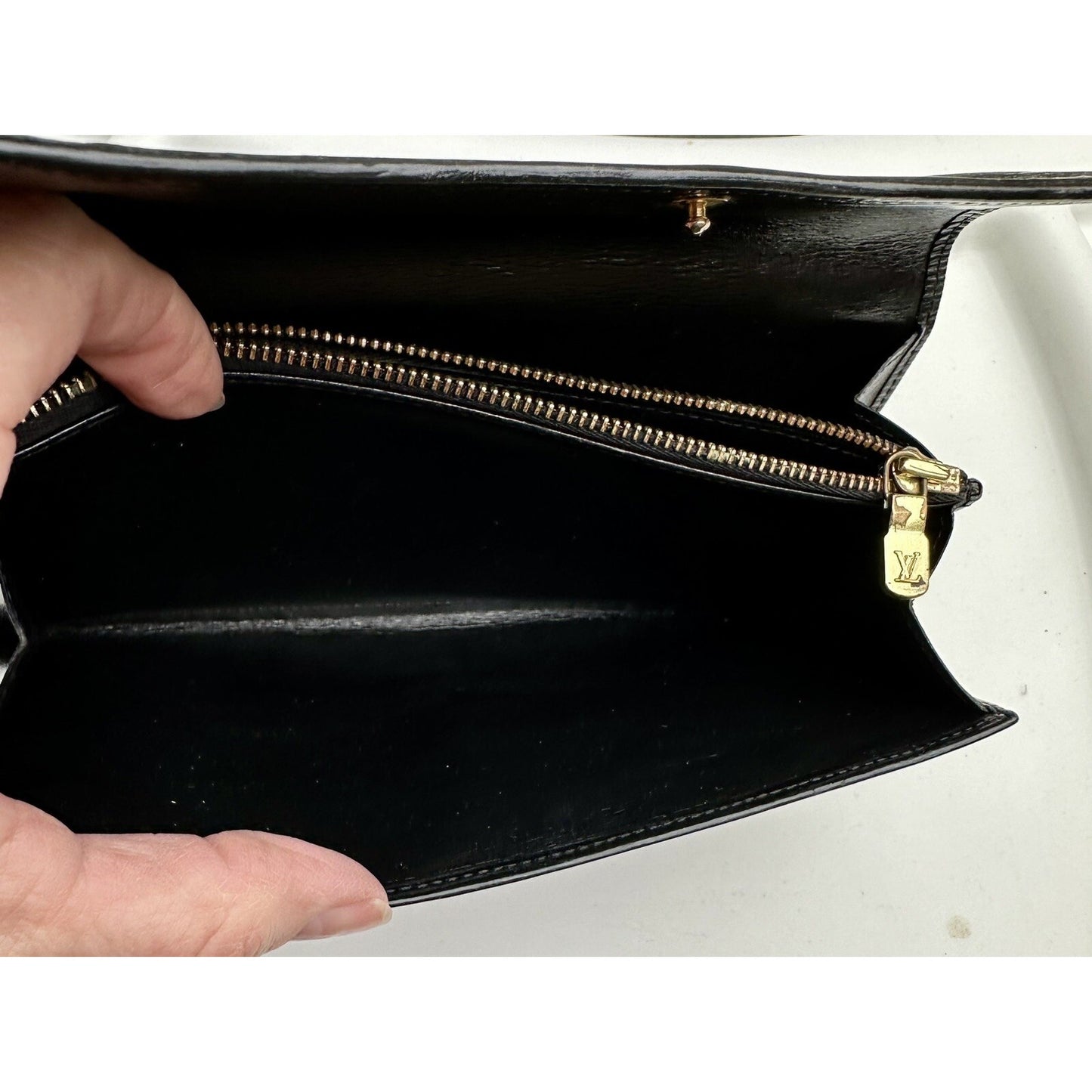 100% AUTHENTIC LOUIS VUITTON EPI LONG WALLET
