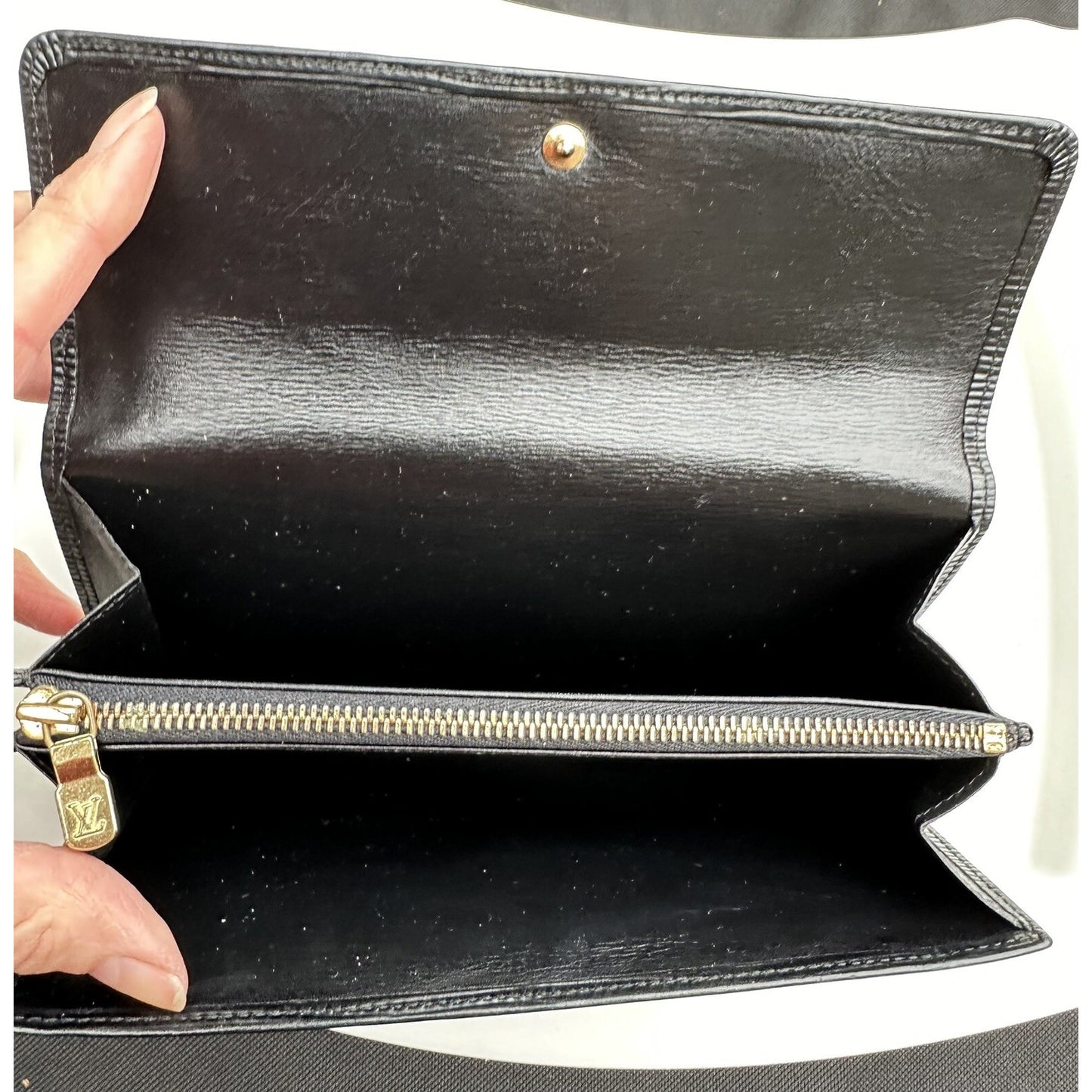 100% AUTHENTIC LOUIS VUITTON EPI LONG WALLET
